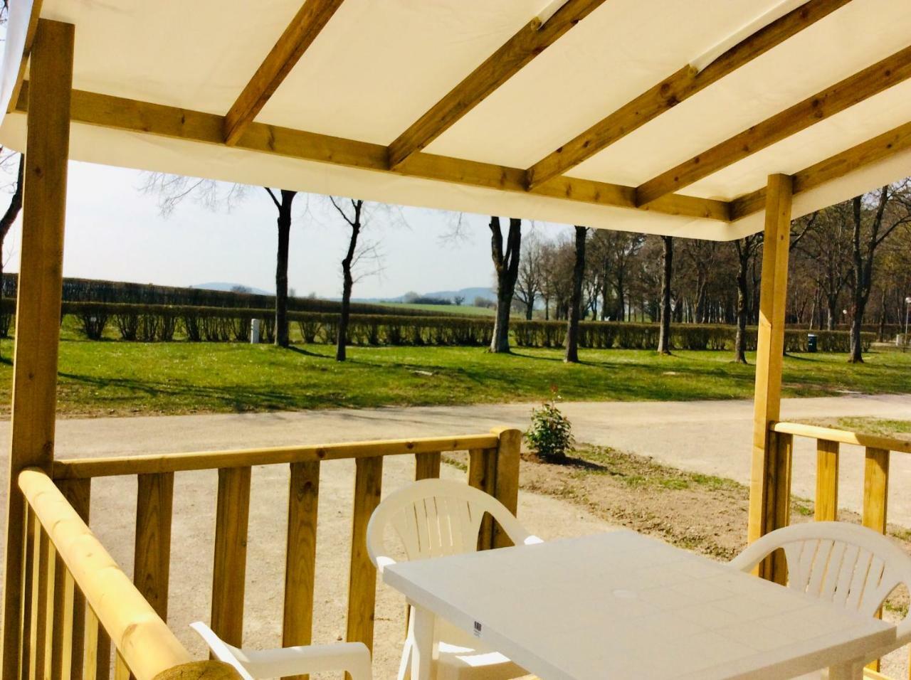 Camping De Contrexéville Exterior foto