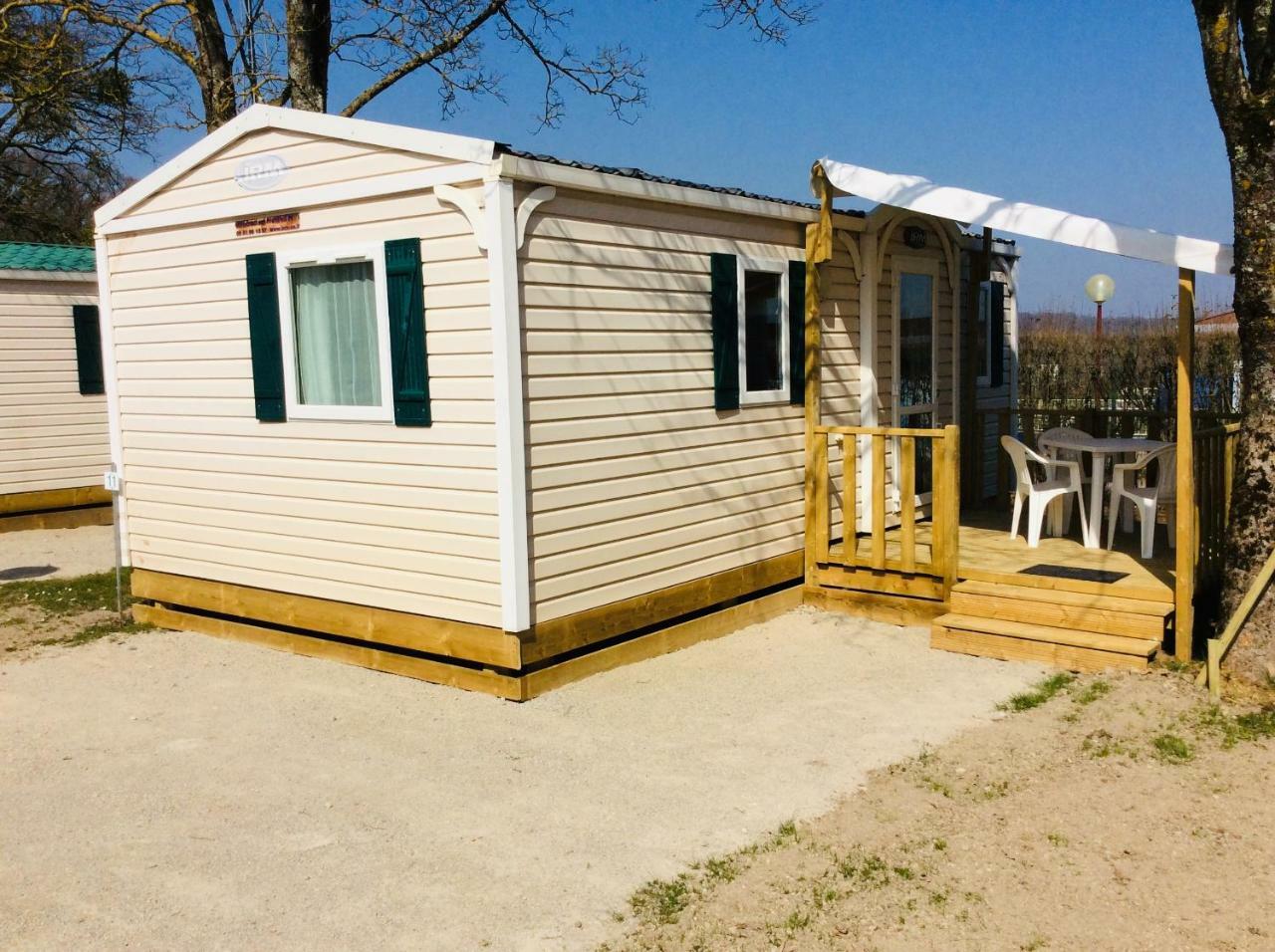 Camping De Contrexéville Exterior foto